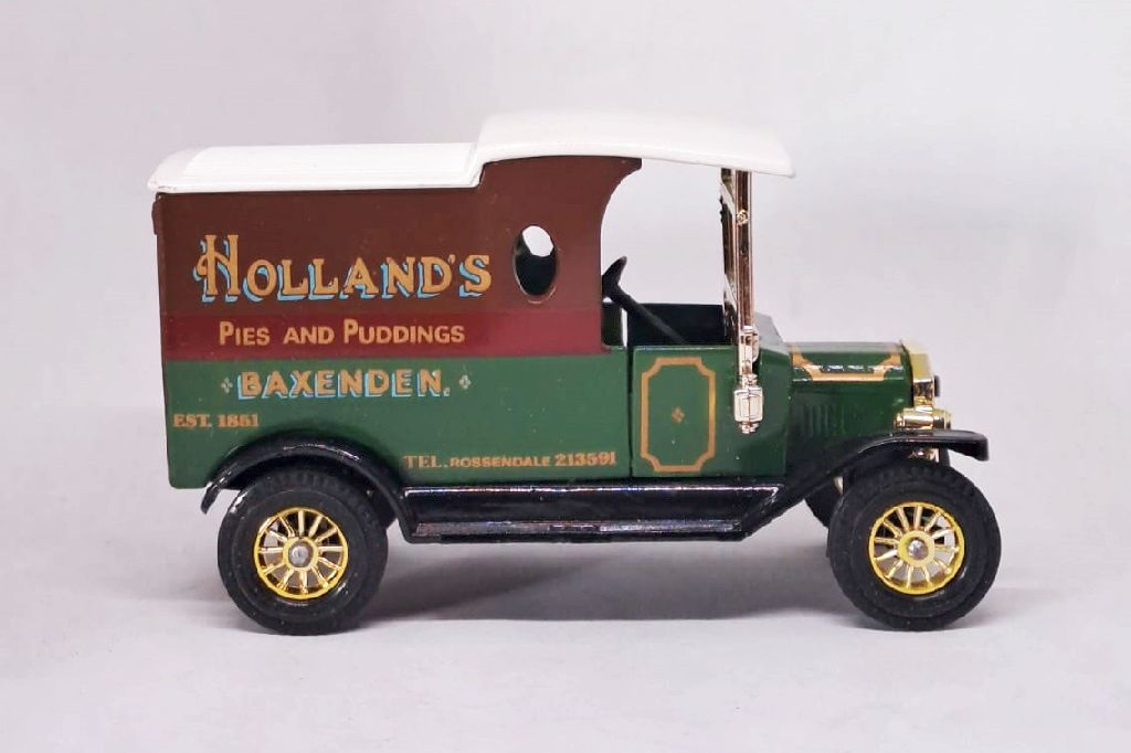 Hollands Pies (Gold Wheels)